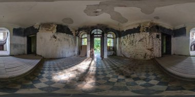 Terk edilmiş beton odanın giriş salonunda 360 hdri panorama ya da eşit dikdörtgen projeksiyonlu tam dikişsiz küresel panorama içinde tamamlanmamış bina, hazır AR VR sanal gerçeklik içeriği