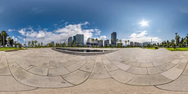 360 Бесшовных Hdri Панорамный Вид Площадь Рядом Морем Океаном Небоскребами — стоковое фото