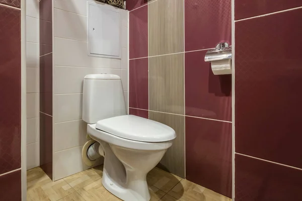 Duş Kabini Duvarına Monte Edilmiş Tuvalet Detaylar — Stok fotoğraf