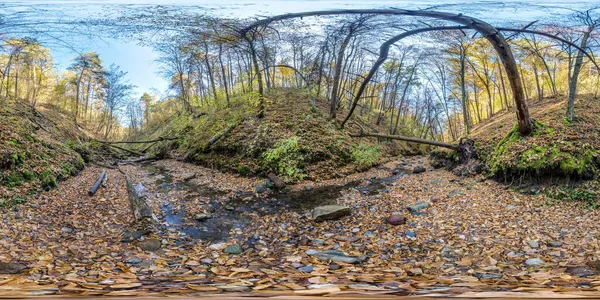 Panorama Completo Hdri 360 Senza Soluzione Continuità Vicino Torrente Montagna — Foto Stock