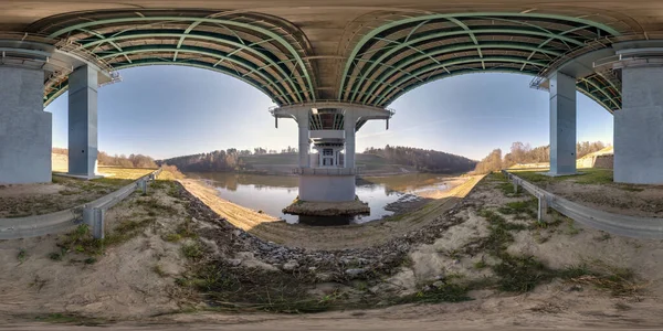 Vollständiges Hdr 360 Panorama Unter Stahlrahmenkonstruktion Einer Riesigen Autobrücke Über — Stockfoto