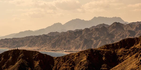 Sina Mısırdaki dağ sırasındaki panorama Mars manzaralarına benzer.