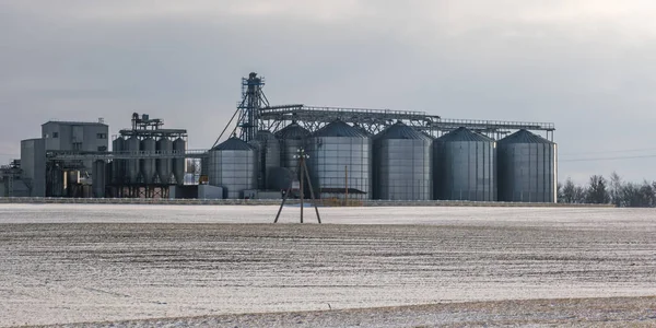 Agro Silos Granero Ascensor Día Invierno Campo Nevado Silos Planta —  Fotos de Stock