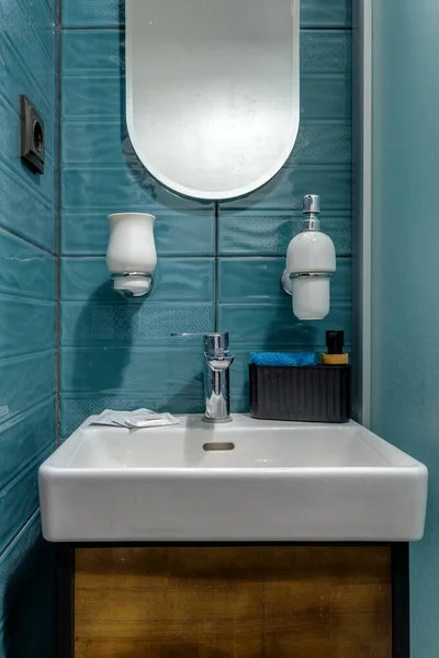 Szczegóły Kabiny Prysznicowej Narożnej Przymocowanym Ścianie Prysznicem — Zdjęcie stockowe