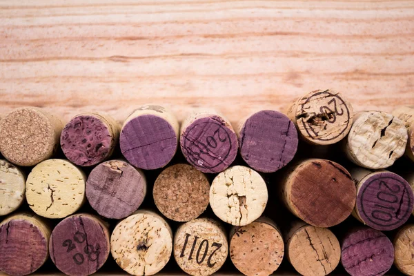 様々 な背景使用ワインのコルク栓をクローズ アップ — ストック写真