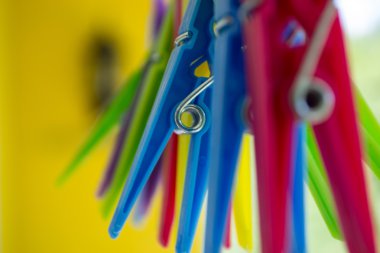 renkli clothespins Bahçe