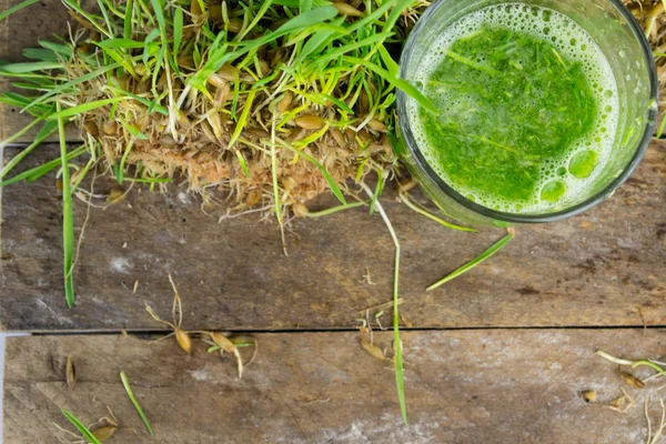 Wheat grass juice — Stock Photo, Image