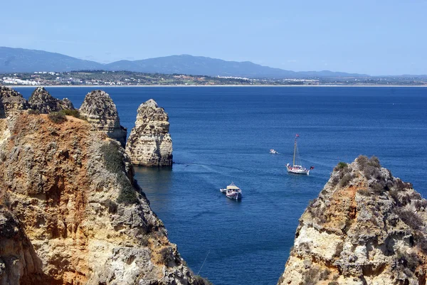 Rocks and ocean — Stock Photo, Image