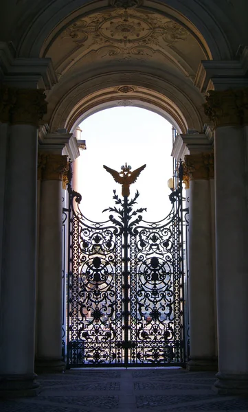 Puertas en San Petersburgo Imágenes de stock libres de derechos