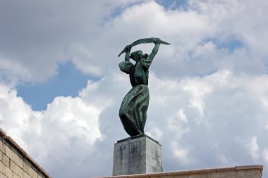 adam heykeli