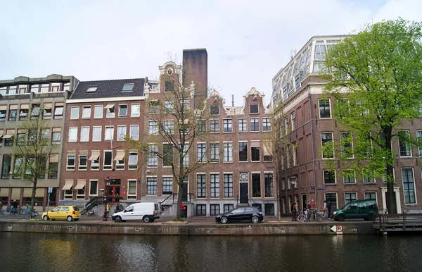 Hermosos canales y edificios de Ámsterdam —  Fotos de Stock