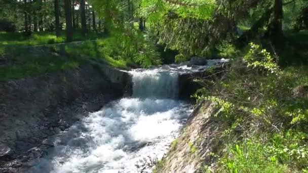 ruisseau, petite rivière 