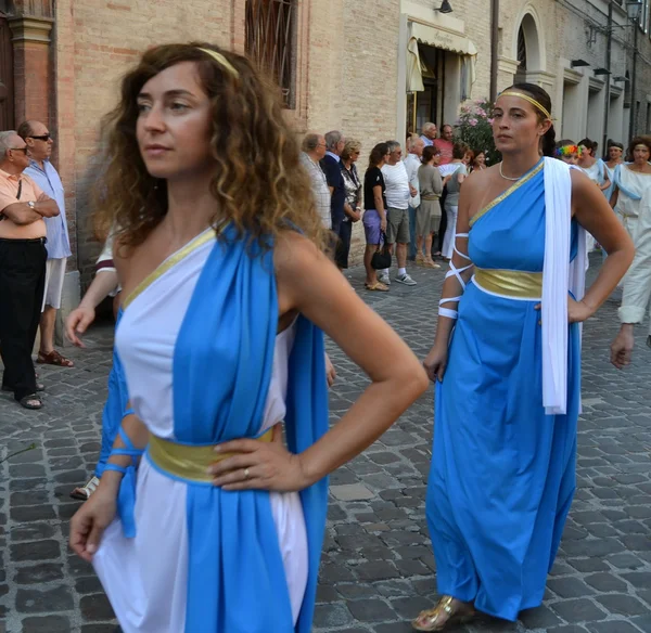 People with clothes of ancient Rome, parade — Stock Photo, Image