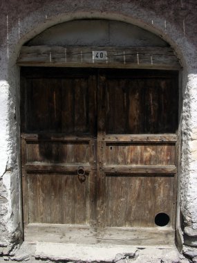 bir kapı