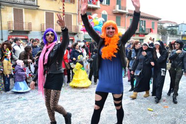 Karnaval geçit