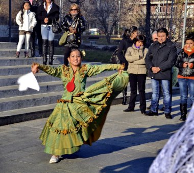 Perulu parti: insanlar, kostüm ve dansları