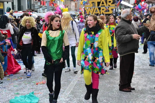 Karnaval geçit. kızlar — Stok fotoğraf