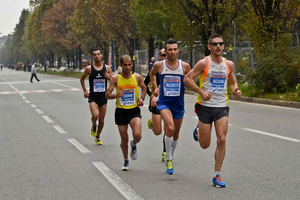 Maratón de Turín. 17 / 11 / 2013. los atletas — Foto de Stock