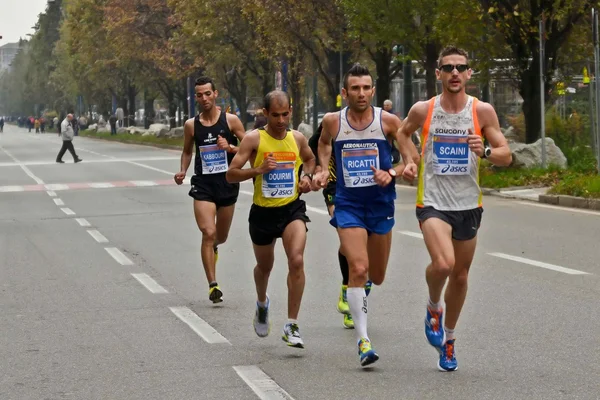 Maratona di Torino. 17 / 11 / 2013. gli atleti — Foto Stock