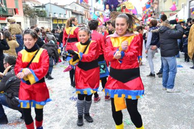 Karnaval geçit