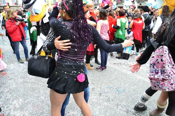 Sfilata di carnevale. ballare — Foto Stock