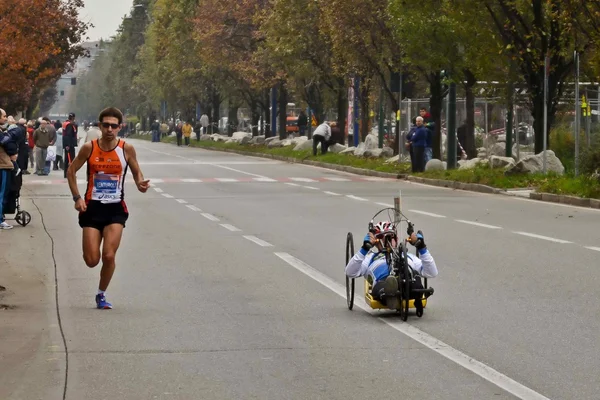 Maratón de Turín. 17 / 11 / 2013. los atletas — Foto de Stock