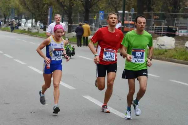 Maratón de Turín. 17 / 11 / 2013. los atletas —  Fotos de Stock