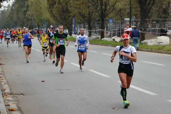 Maratón de Turín. 17 / 11 / 2013. los atletas — Foto de Stock