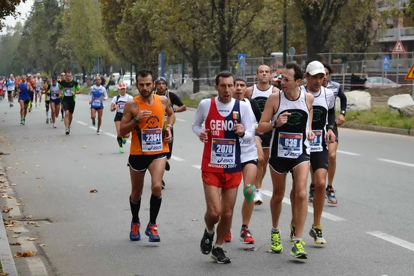 Maratón de Turín. 17 / 11 / 2013. los atletas — Foto de Stock