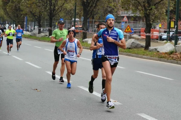 Maratón de Turín. 17 / 11 / 2013. los atletas — Foto de Stock