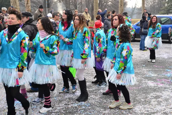 Carnival parade. meisjes — Stockfoto