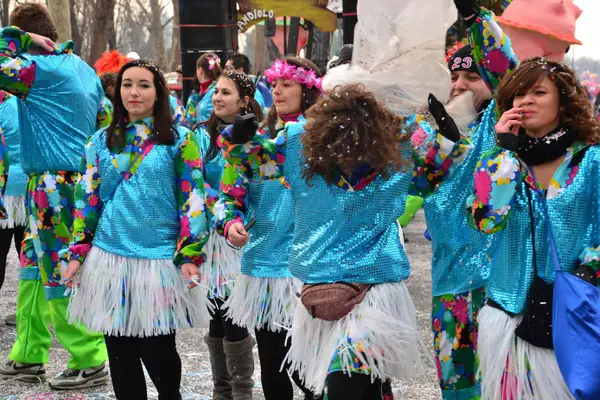 Karnaval geçit. kızlar — Stok fotoğraf