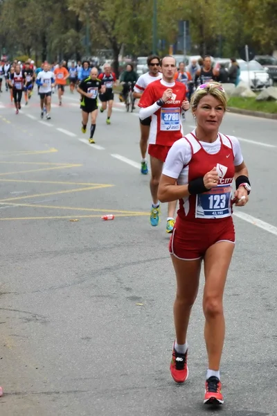 Turin Marathone 11 / 17 / 2013. urheilijat; — kuvapankkivalokuva