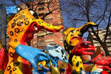 italian carnival. papier-mâché puppets