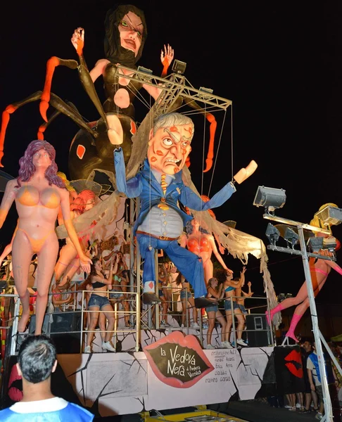 Fano pesaro urbino letní karneval. — Stock fotografie