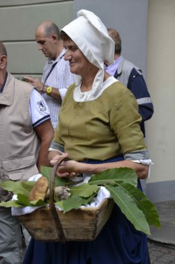 Sokak Partisi. Antik kostümleri mantar satanlar