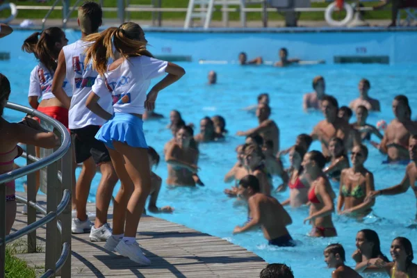 La piscine Aquafan. Riccione. Italie. divertissement avec danse — Photo