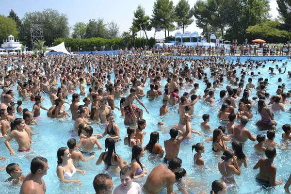 Het zwembad aquafan. Riccione. Italië — Stockfoto
