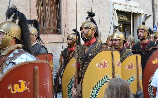 Πόλη?? του Fano. Marche. Ιταλία. παρέλαση "Fano dei Cesari" εμπνευσμένο από τα κοστούμια της αρχαίας Ρώμης Φωτογραφία Αρχείου