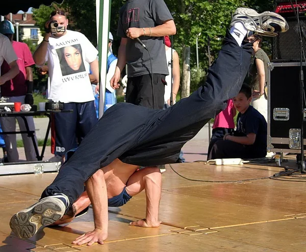 Rap. funky. improvisation, dans och sång — Stockfoto