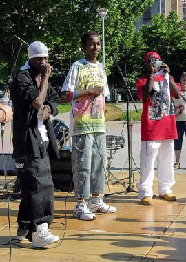 rap. funky. doğaçlama, dans ve şarkı söyleme