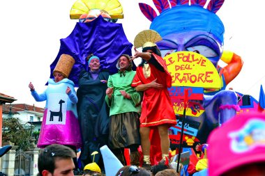 Karnaval geçit