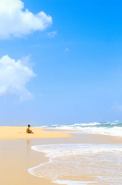 Ragazza e l'oceano — Foto Stock