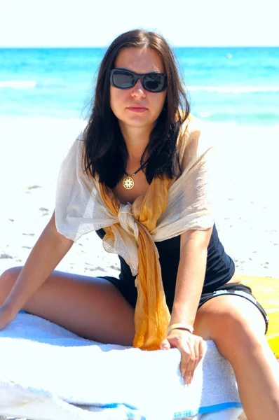 Kumsalda dinlenirken