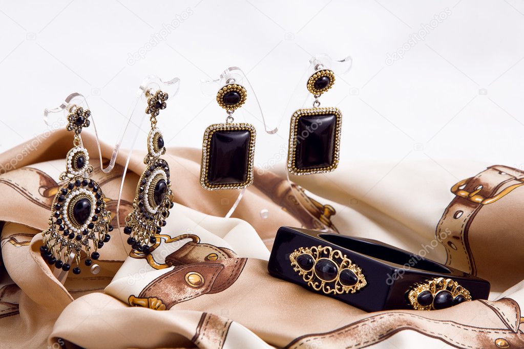 Fashion jewelery