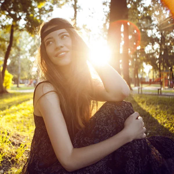 Hippie dívka s úsměvem — Stock fotografie