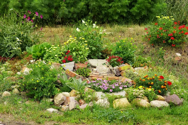 Country stone garden — Stock Photo, Image