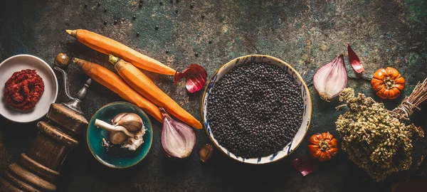 Чорна Сочевиця Кулінарними Інгредієнтами Овочами Травами Спеціями Смачних Веганських Страв — стокове фото