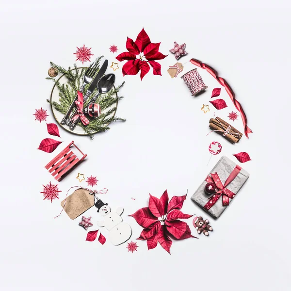 Christmas Frame Composition Made Festive Decoration Objects Lake Christmas Wreath — Fotografia de Stock