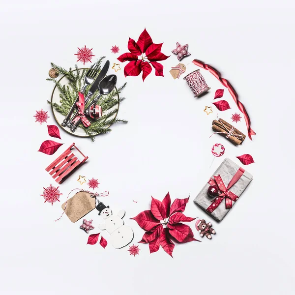 Christmas Frame Composition Made Festive Decoration Objects Lake Christmas Wreath — 图库照片